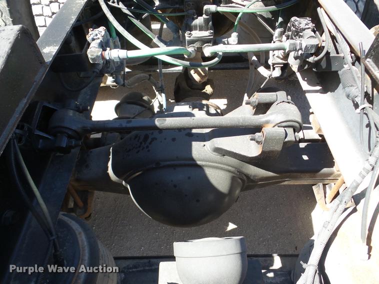 image for item DA7499 1998 Ford AT9513 Aeromax 113 semi truck