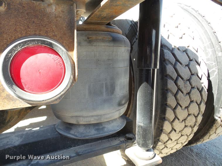 image for item DA7499 1998 Ford AT9513 Aeromax 113 semi truck