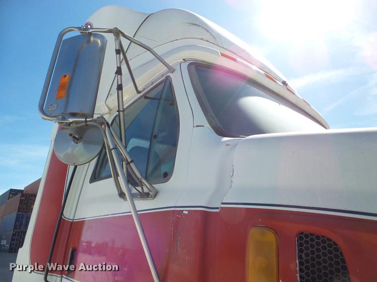 image for item DA7499 1998 Ford AT9513 Aeromax 113 semi truck