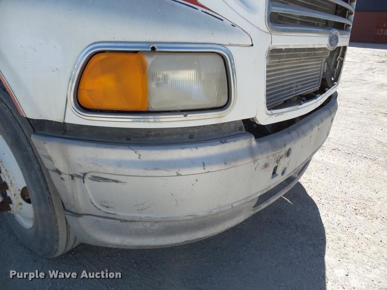 image for item DA7499 1998 Ford AT9513 Aeromax 113 semi truck