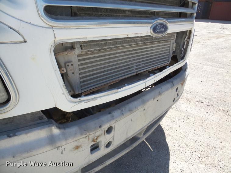 image for item DA7499 1998 Ford AT9513 Aeromax 113 semi truck