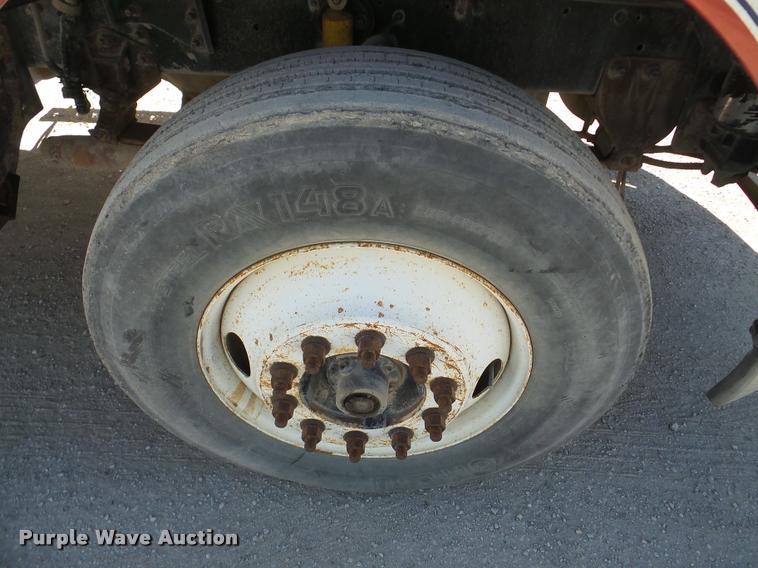 image for item DA7499 1998 Ford AT9513 Aeromax 113 semi truck