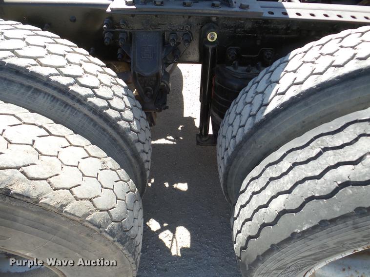 image for item DA7499 1998 Ford AT9513 Aeromax 113 semi truck