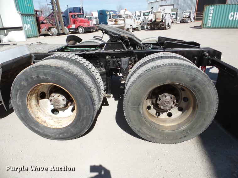 image for item DA7499 1998 Ford AT9513 Aeromax 113 semi truck