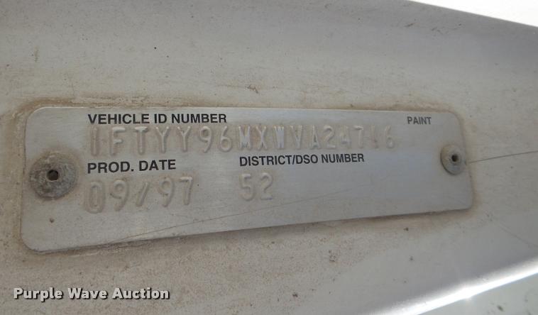 image for item DA7499 1998 Ford AT9513 Aeromax 113 semi truck