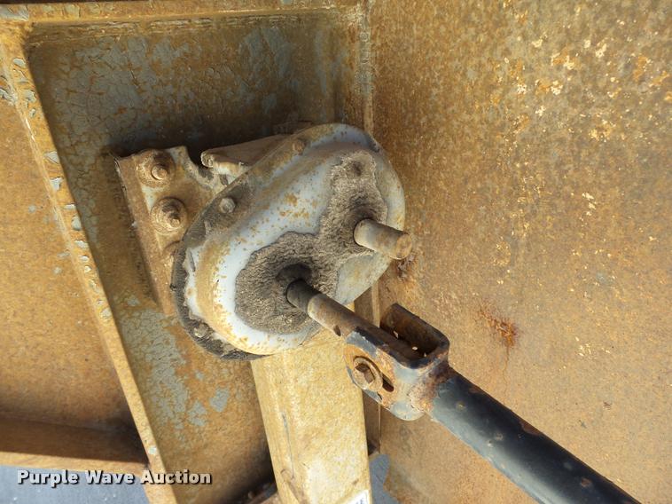 image for item DB0115 1984 Unruh double drop deck glass trailer