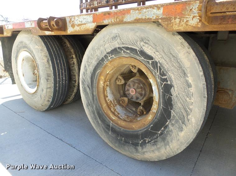 image for item DB0115 1984 Unruh double drop deck glass trailer