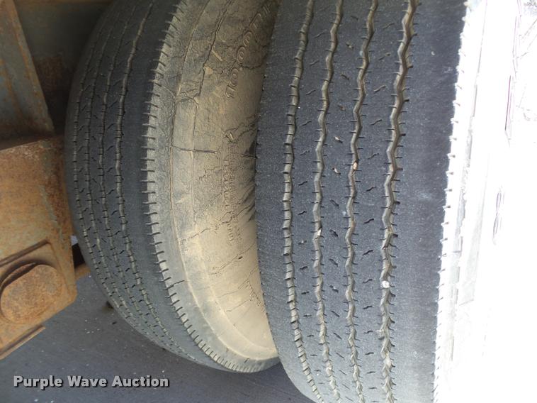 image for item DB0115 1984 Unruh double drop deck glass trailer