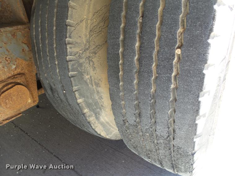 image for item DB0115 1984 Unruh double drop deck glass trailer