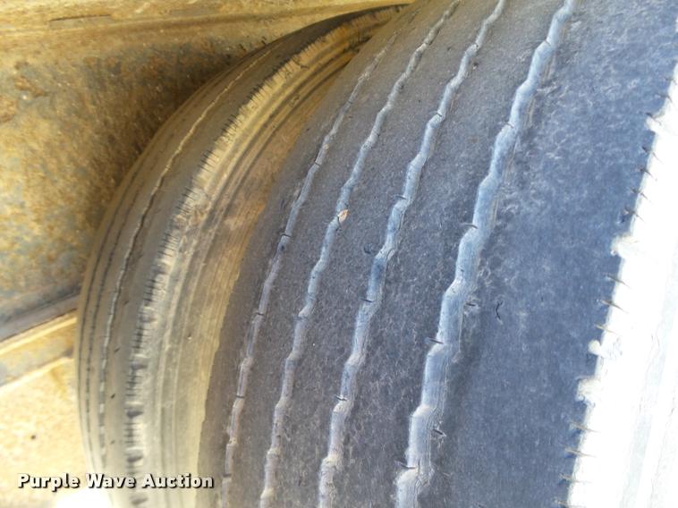 image for item DB0117 1988 Fruehauf double drop deck glass trailer