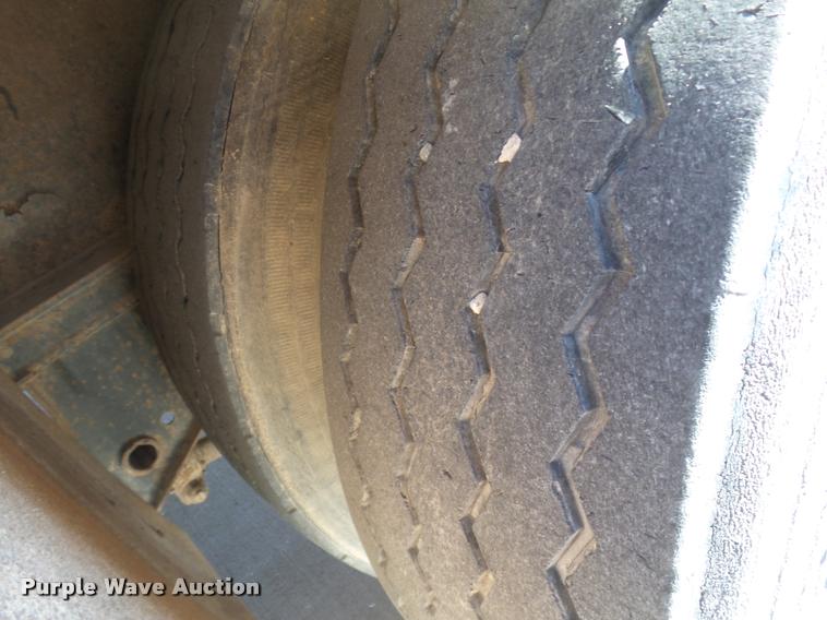 image for item DB0117 1988 Fruehauf double drop deck glass trailer