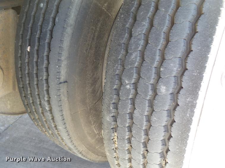 image for item DB0120 1996 XL Specialized XL70PGD double drop deck trailer