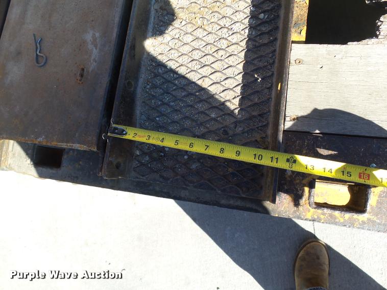 image for item DB0120 1996 XL Specialized XL70PGD double drop deck trailer