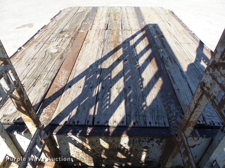 image for item DB0121 1979 Fontaine double drop deck glass trailer