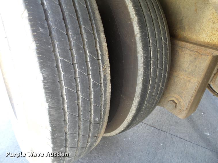 image for item DB0121 1979 Fontaine double drop deck glass trailer