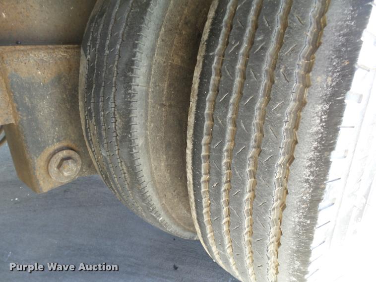 image for item DB0121 1979 Fontaine double drop deck glass trailer