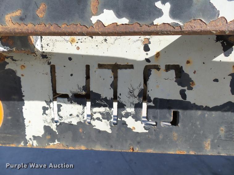 image for item DB0121 1979 Fontaine double drop deck glass trailer