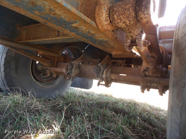 image for item DB0503 1986 American Rebel drop deck trailer