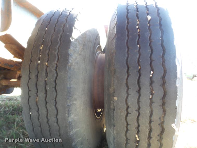 image for item DB0503 1986 American Rebel drop deck trailer