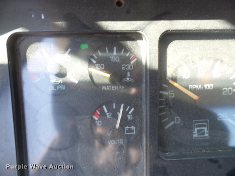 image for item DB0522 1994 Volvo WG semi truck