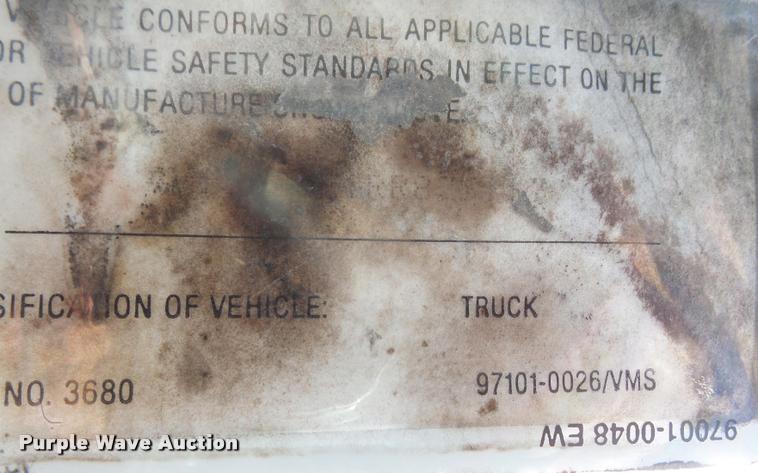 image for item DB0522 1994 Volvo WG semi truck