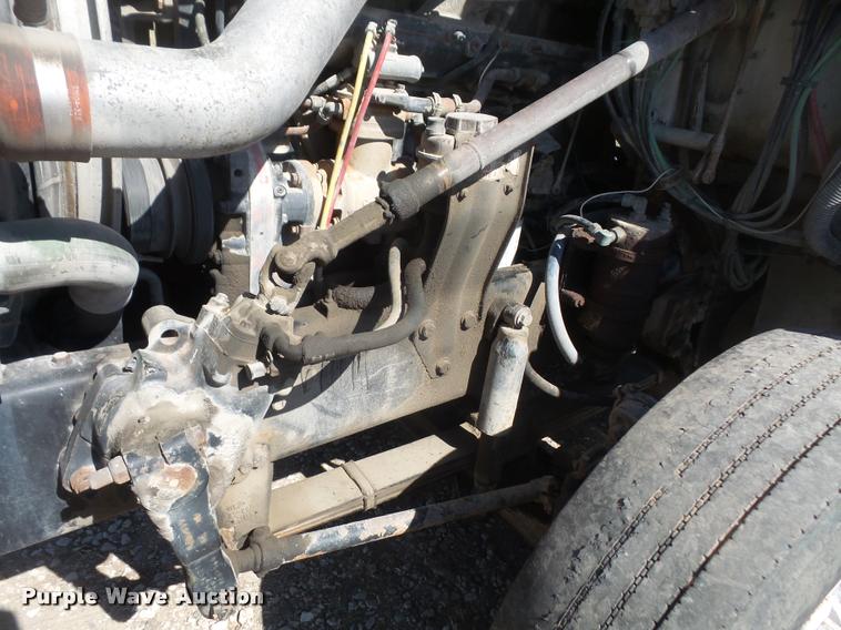 image for item DB0522 1994 Volvo WG semi truck