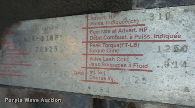 image for item DB0522 1994 Volvo WG semi truck