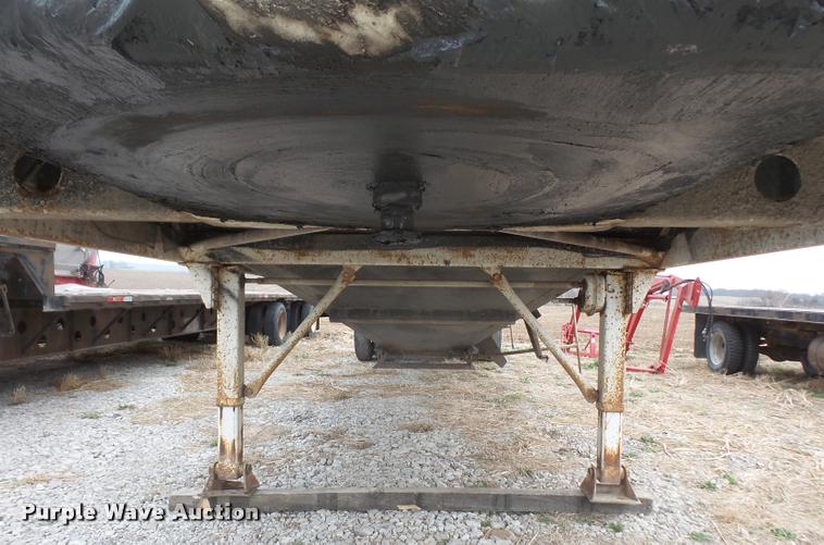 image for item DB0651 2003 Bradford Built double hopper grain trailer