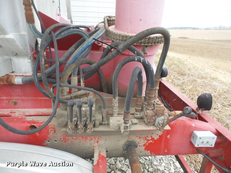 image for item DB0652 1994 Warren feed trailer