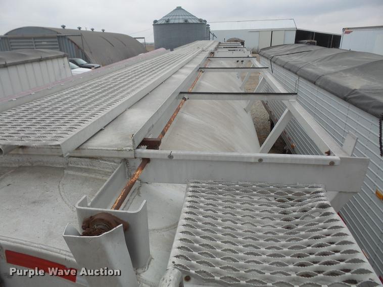 image for item DB0652 1994 Warren feed trailer