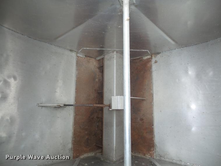 image for item DB0652 1994 Warren feed trailer