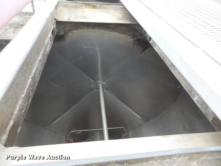 image for item DB0652 1994 Warren feed trailer