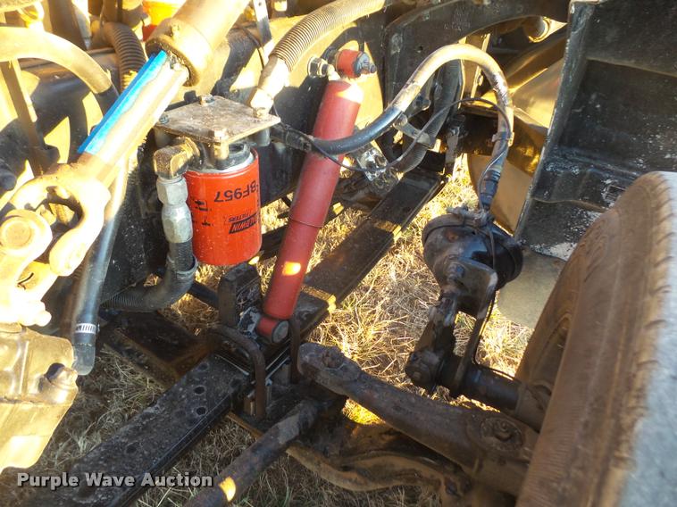 image for item DB0675 2005 Peterbilt 385 semi truck