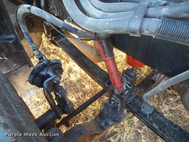 image for item DB0675 2005 Peterbilt 385 semi truck