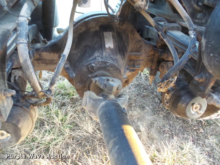 image for item DB0675 2005 Peterbilt 385 semi truck