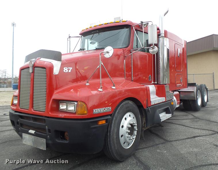 image for item DB1290 1994 Kenworth T600 semi truck