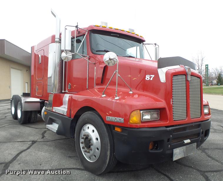 image for item DB1290 1994 Kenworth T600 semi truck