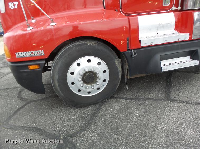 image for item DB1290 1994 Kenworth T600 semi truck