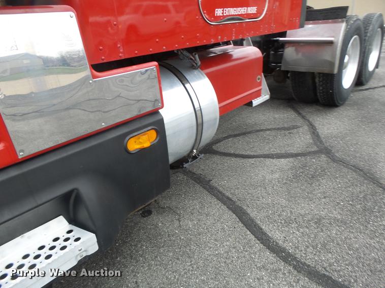 image for item DB1290 1994 Kenworth T600 semi truck