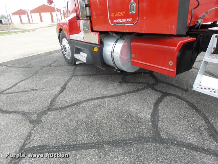 image for item DB1290 1994 Kenworth T600 semi truck