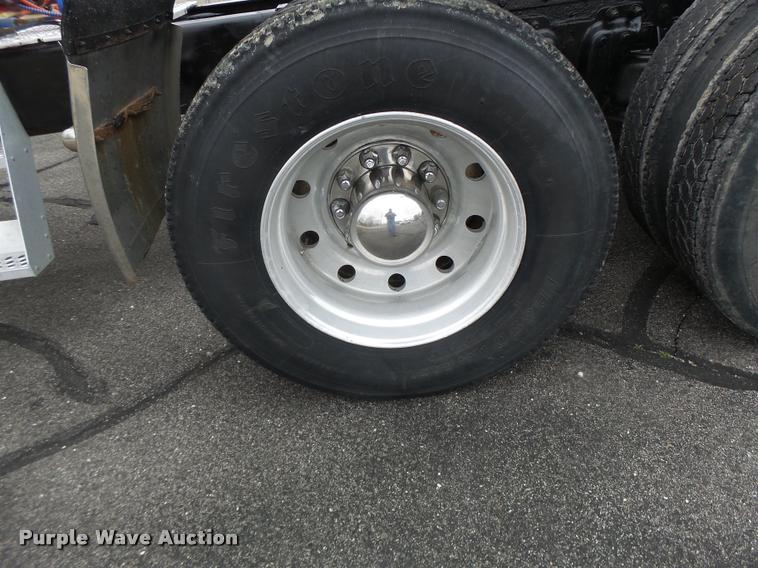 image for item DB1290 1994 Kenworth T600 semi truck