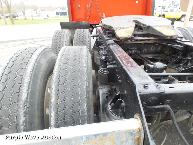 image for item DB1290 1994 Kenworth T600 semi truck