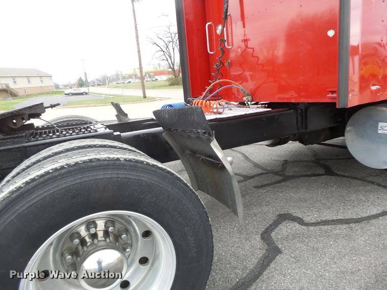 image for item DB1290 1994 Kenworth T600 semi truck