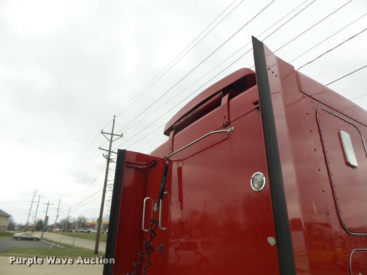 image for item DB1290 1994 Kenworth T600 semi truck