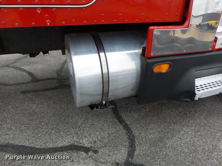 image for item DB1290 1994 Kenworth T600 semi truck