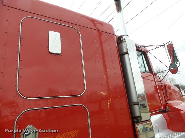 image for item DB1290 1994 Kenworth T600 semi truck