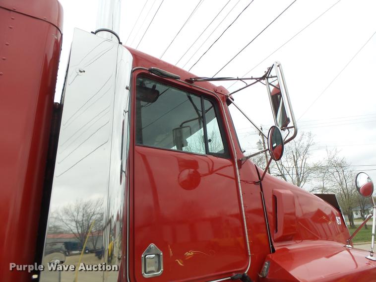 image for item DB1290 1994 Kenworth T600 semi truck