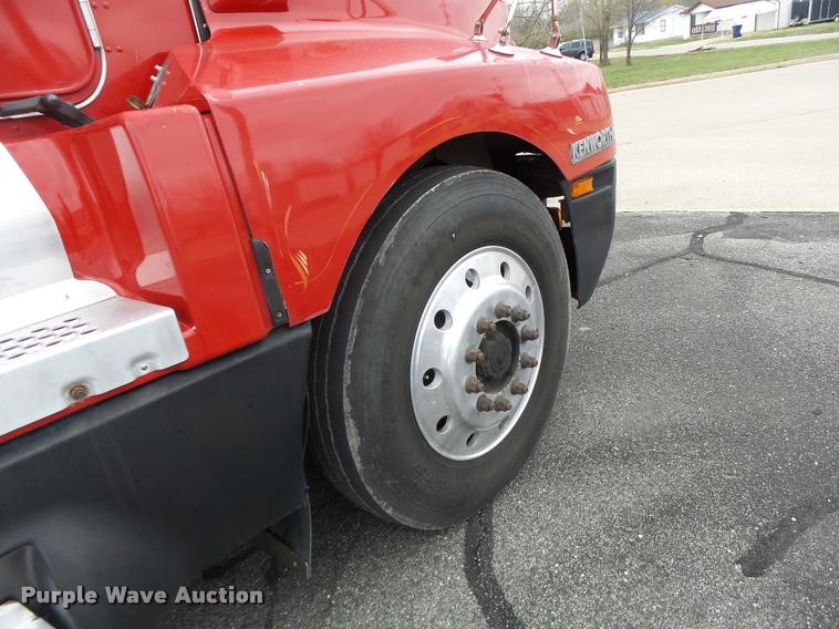 image for item DB1290 1994 Kenworth T600 semi truck