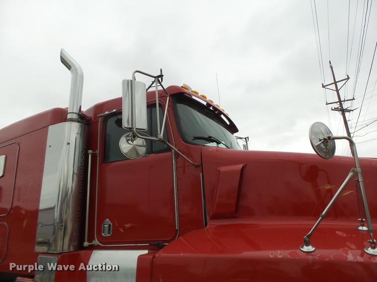 image for item DB1290 1994 Kenworth T600 semi truck