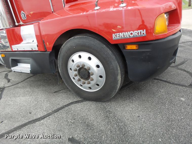 image for item DB1290 1994 Kenworth T600 semi truck